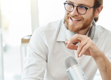 Luister de Condair BV Podcast en ontdek alles over luchtbevochtiging en luchtontvochtiging voor een